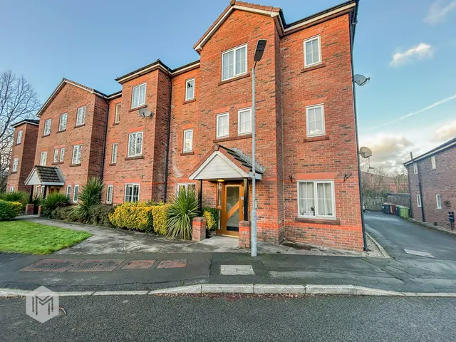 Bellfield View, Bolton, BL1 8UQ, photo 1