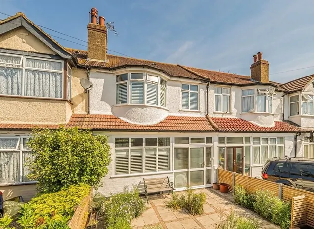 Thornhill Road, Surbiton, KT6, photo 1
