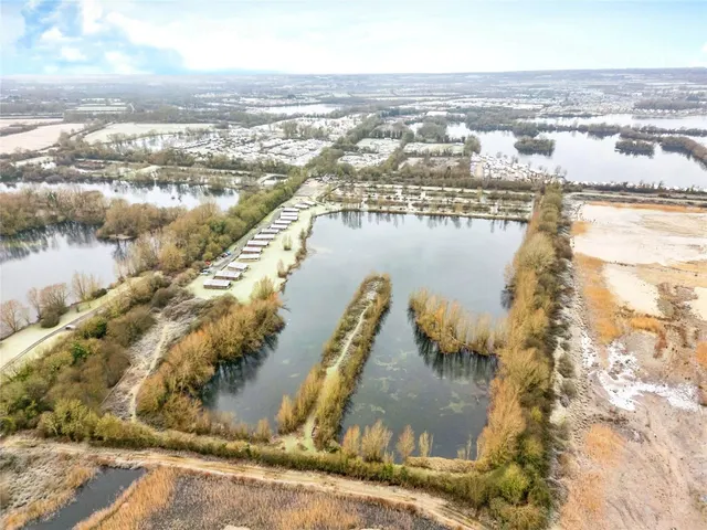 Wickwater Lane, South Cerney, Cirencester, Gloucestershire, GL7, photo 1