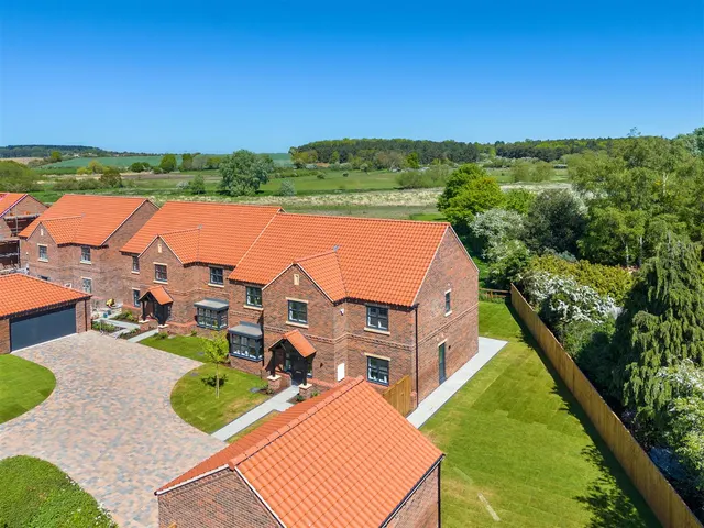 Thorpe Road, Mattersey, photo 1