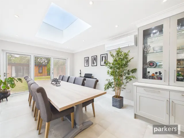 Aldbourne Avenue, Earley, RG6, photo 3