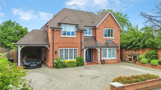 Aldbourne Avenue, Earley, RG6, photo 1