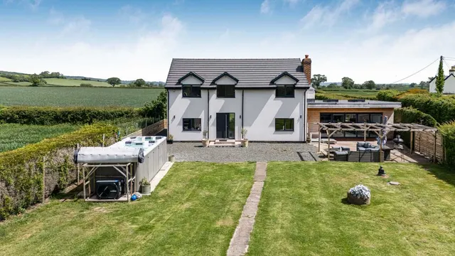 Burghill, Hereford, photo 1