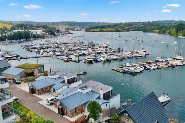 North Parade, The Slipway, TR11, photo 1