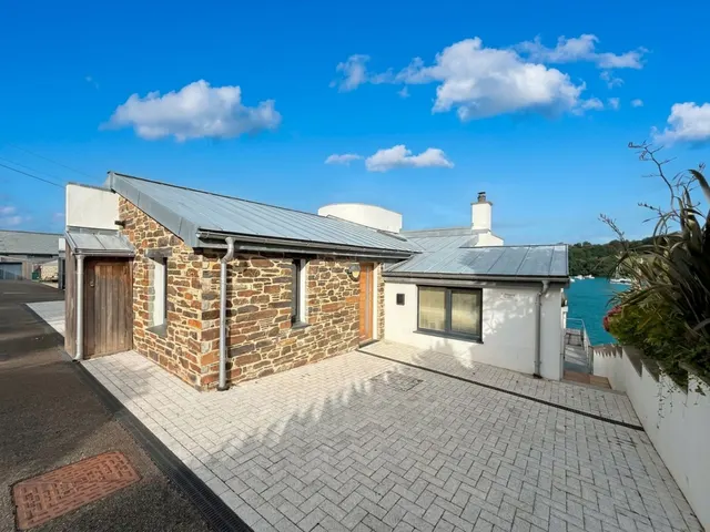 North Parade, The Slipway, TR11, photo 2