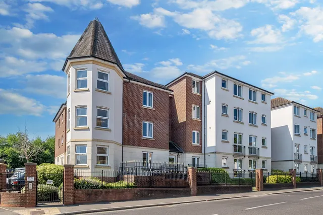 Kingsley Court, Aldershot, GU11, photo 1