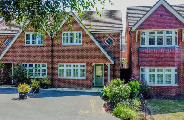 Rieth Close, Hinckley, LE10, photo 1