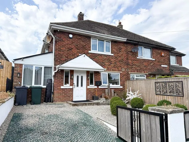 Coppy Close, Bingley, BD16 1TD, photo 1