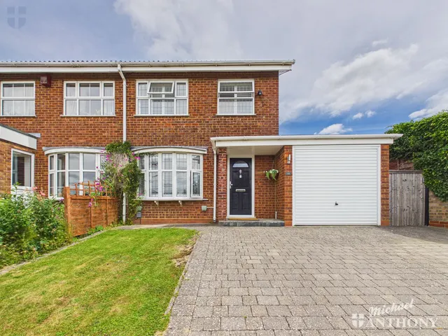 Hazlehurst Drive, Aylesbury, HP21 9TJ, photo 1
