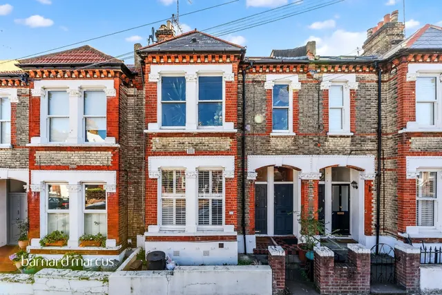 Kathleen Road, London, photo 1
