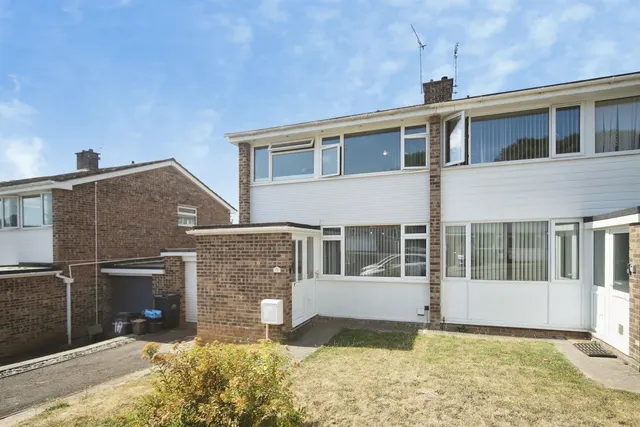 Laburnum Road, WELLINGTON, photo 1