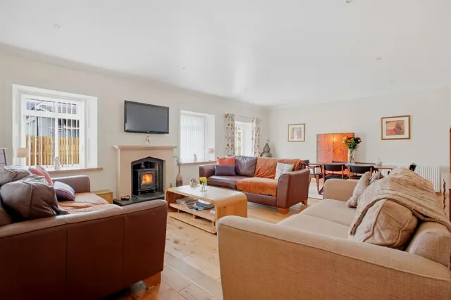 Photo 2 — The Farmhouse, Friendliehead Farm, Mauchline, East Ayrshire, KA5 6EX