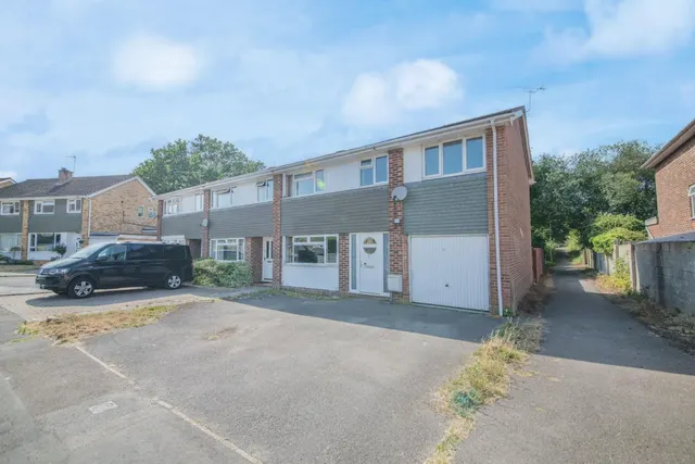 Latham Road, Fair Oak, Eastleigh, SO50 8EZ, photo 1