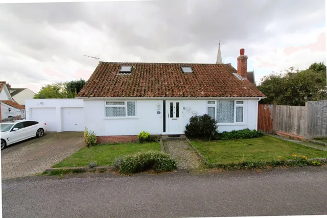 2 bedroom house, Martyn Close, Combwich, TA5