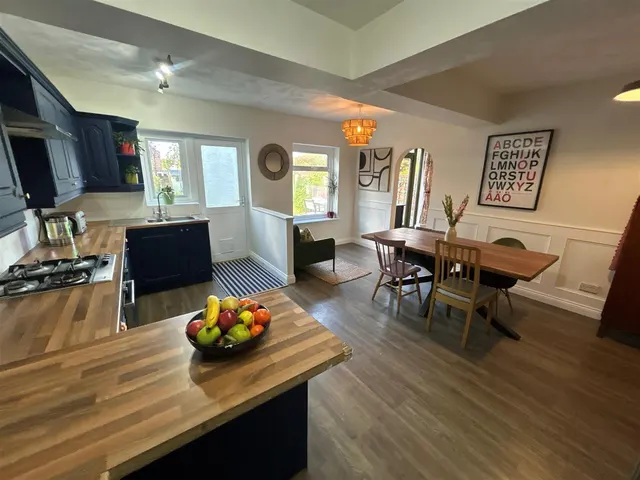 Bradshaw Hall Lane, Heald Green, photo 2