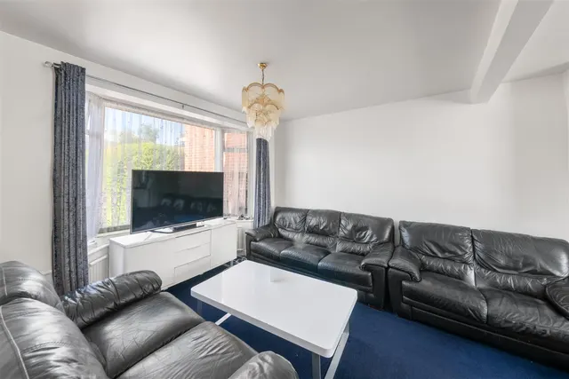 Bourne Avenue, Hayes, photo 2