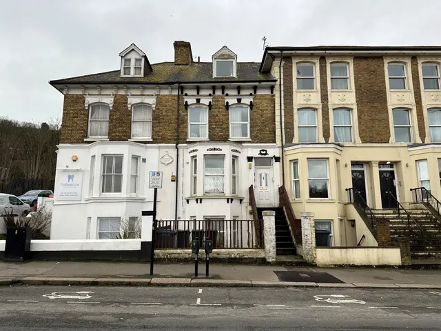 Folkestone Road, Dover, photo 1
