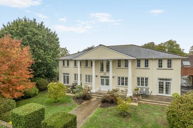 Tudor Close, Chichester, PO19, photo 1