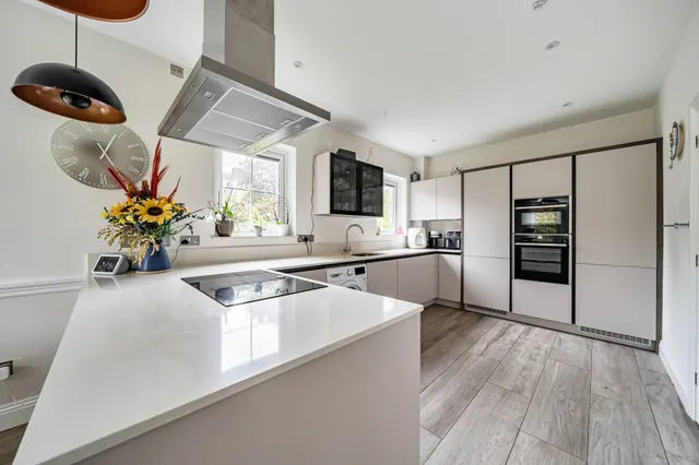 Tudor Close, Chichester, PO19, photo 2