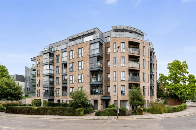 Neasden Lane, Neasden, NW10, photo 1