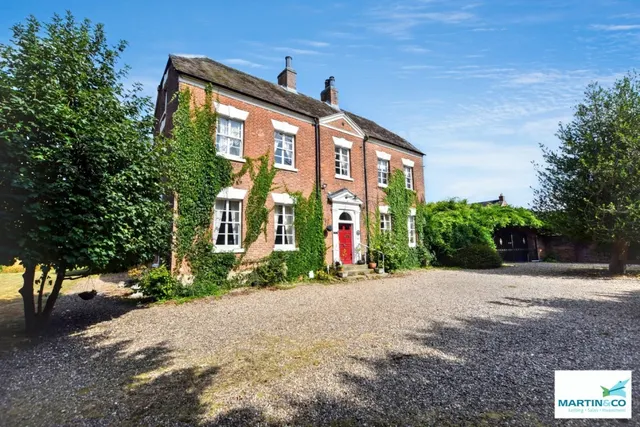 Elm Tree Drive, Burbage, photo 1