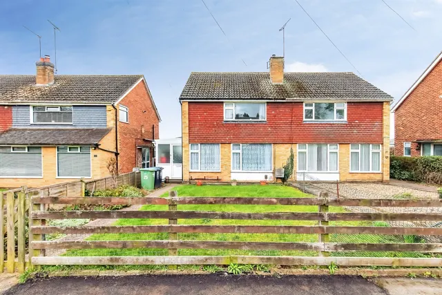 Arden Way, Market Harborough, LE16, photo 1