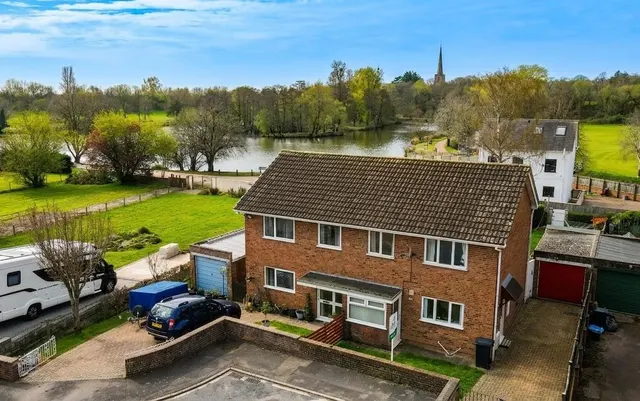 Beaufort Drive, Lydney, photo 1