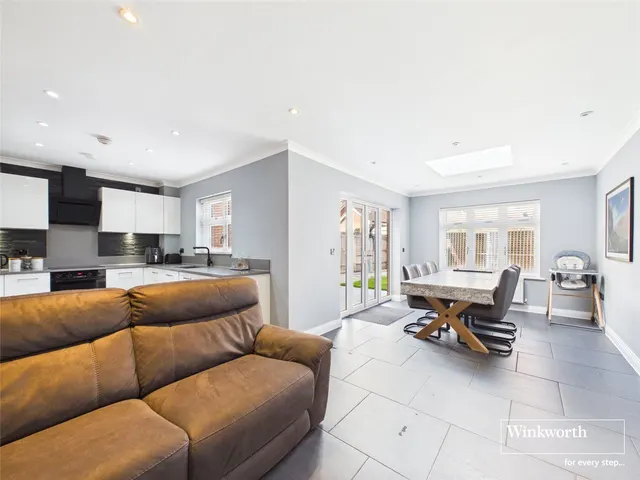 Faringdon Road, Earley, RG6, photo 3