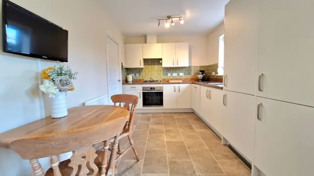 Photo 2 — Brewton Drive, DEEPING ST JAMES, PE6