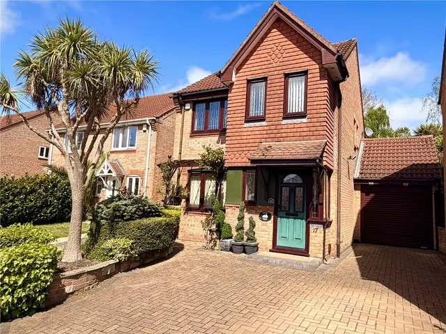 Doulton Gardens, Whitecliff, Poole, BH14, photo 1