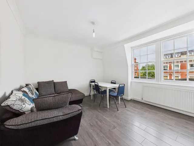 London, NW6, photo 2