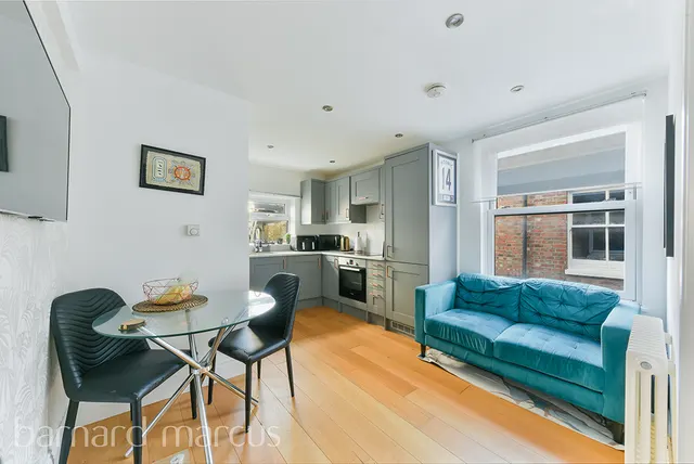 Adelaide Grove, London, photo 1