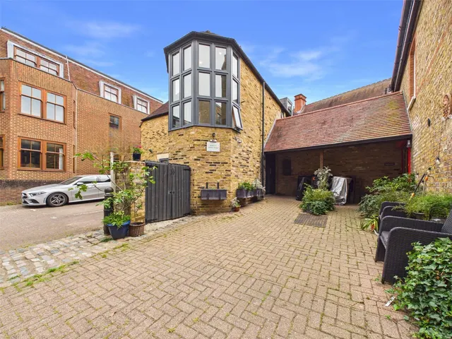 Swan Street, Isleworth, TW7, photo 1