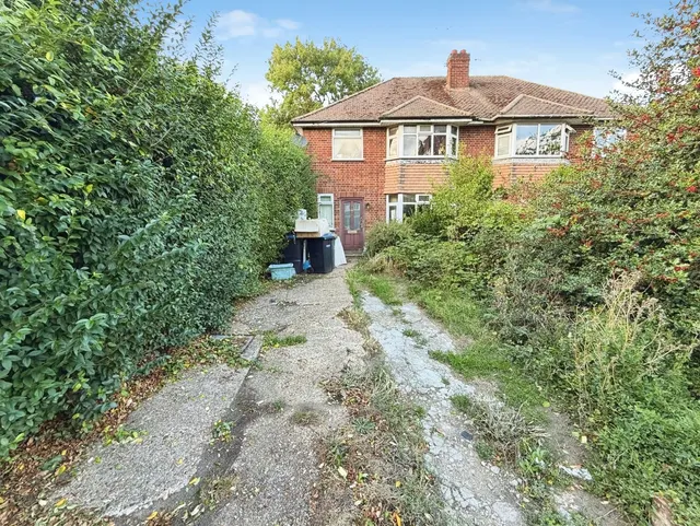 Woodhaw, Egham, TW20, photo 1