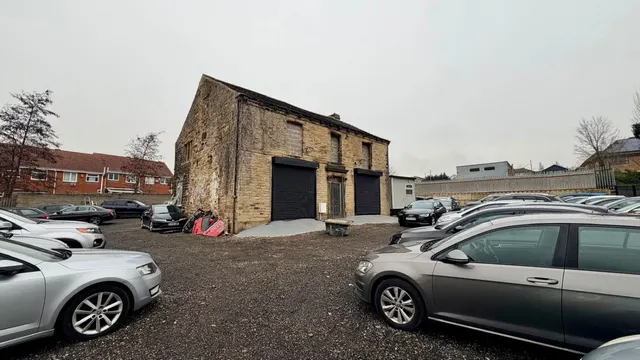 Heckmondwike Road, Dewsbury, photo 1