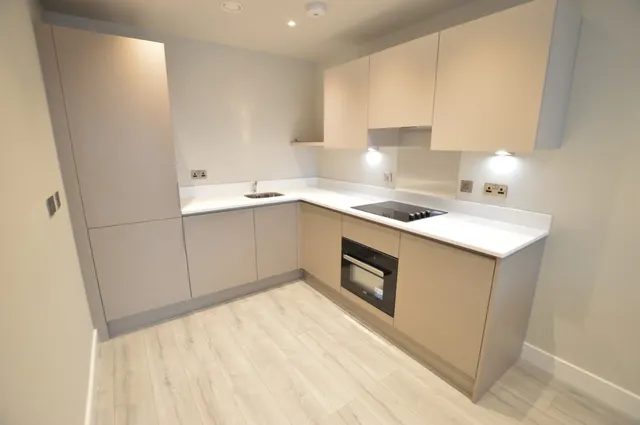 Petersfield Avenue, Slough, SL2, photo 1