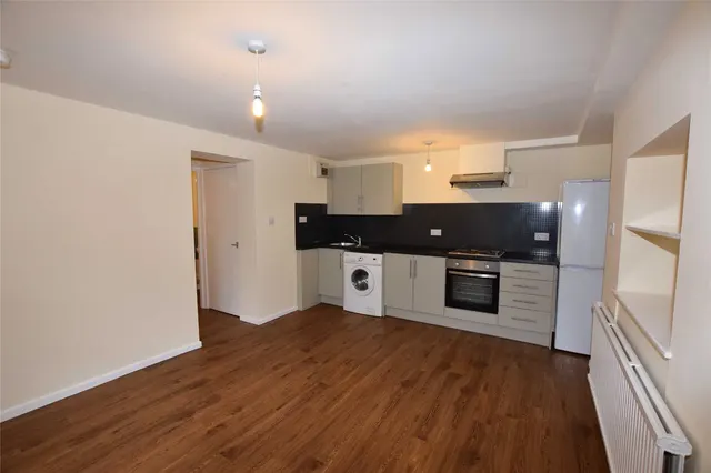 Springfield Road, Sale, M33, photo 2