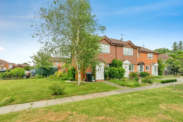 Hayes Walk, Smallfield, RH6, photo 1