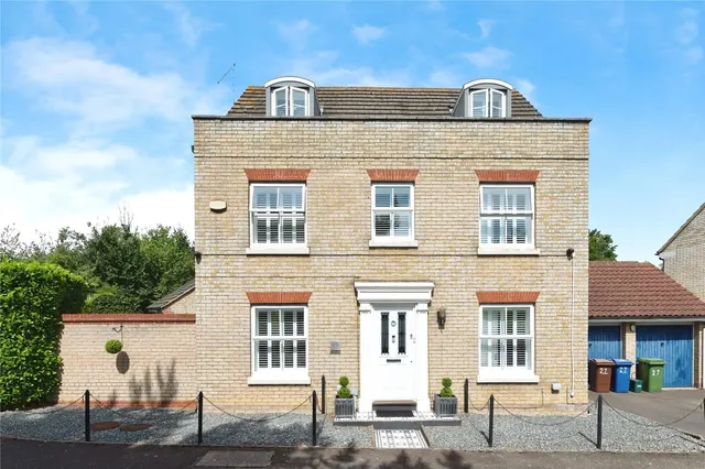 Hyde Close, Chafford Hundred, Grays, Essex, RM16, photo 1
