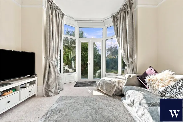 Woodside Grove, Finchley, N12, photo 2