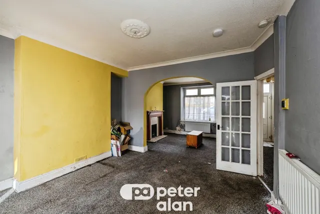 Lewis Terrace, Neath, SA11, photo 3