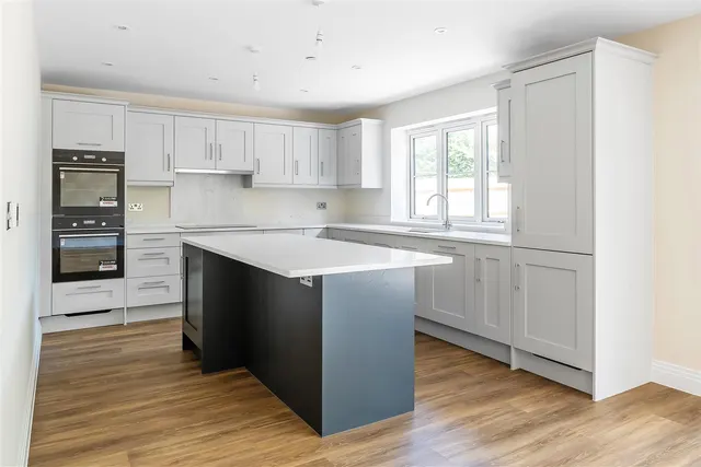 Harriotts Lane, Ashtead, KT21, photo 3