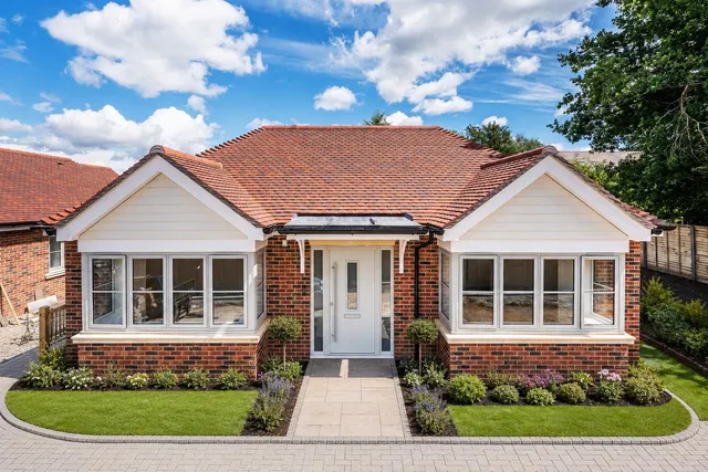 Harriotts Lane, Ashtead, KT21, photo 1