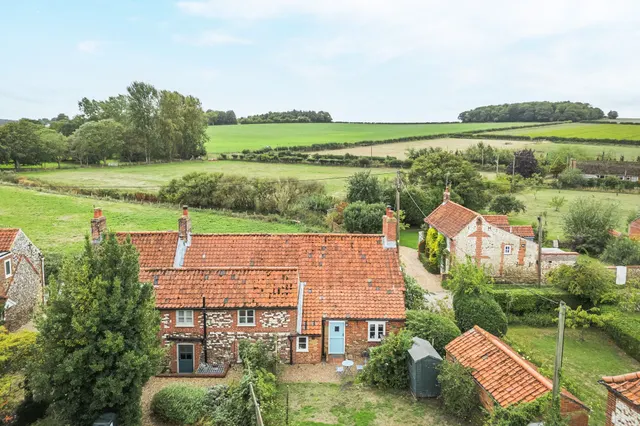 Beautifully Presented Period Cottage, photo 1