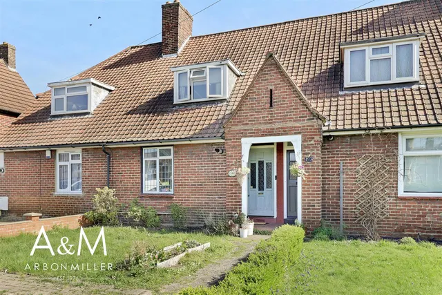 Valence Avenue, Dagenham, Essex, RM81TS, photo 1