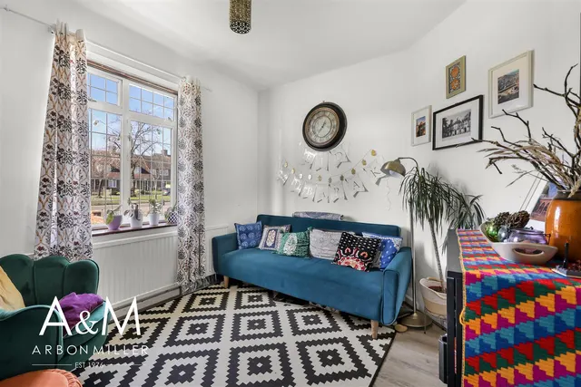 Photo 2 — Valence Avenue, Dagenham, Essex, RM81TS