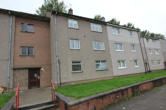 CARDONALD-Kinnell Avenue-, G52, photo 1