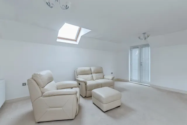 Station Road, West Moors, BH22, photo 2