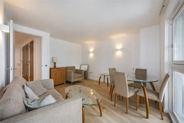 Fairmont Avenue, London, E14, photo 3