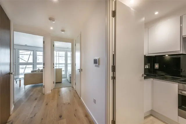Fairmont Avenue, London, E14, photo 2